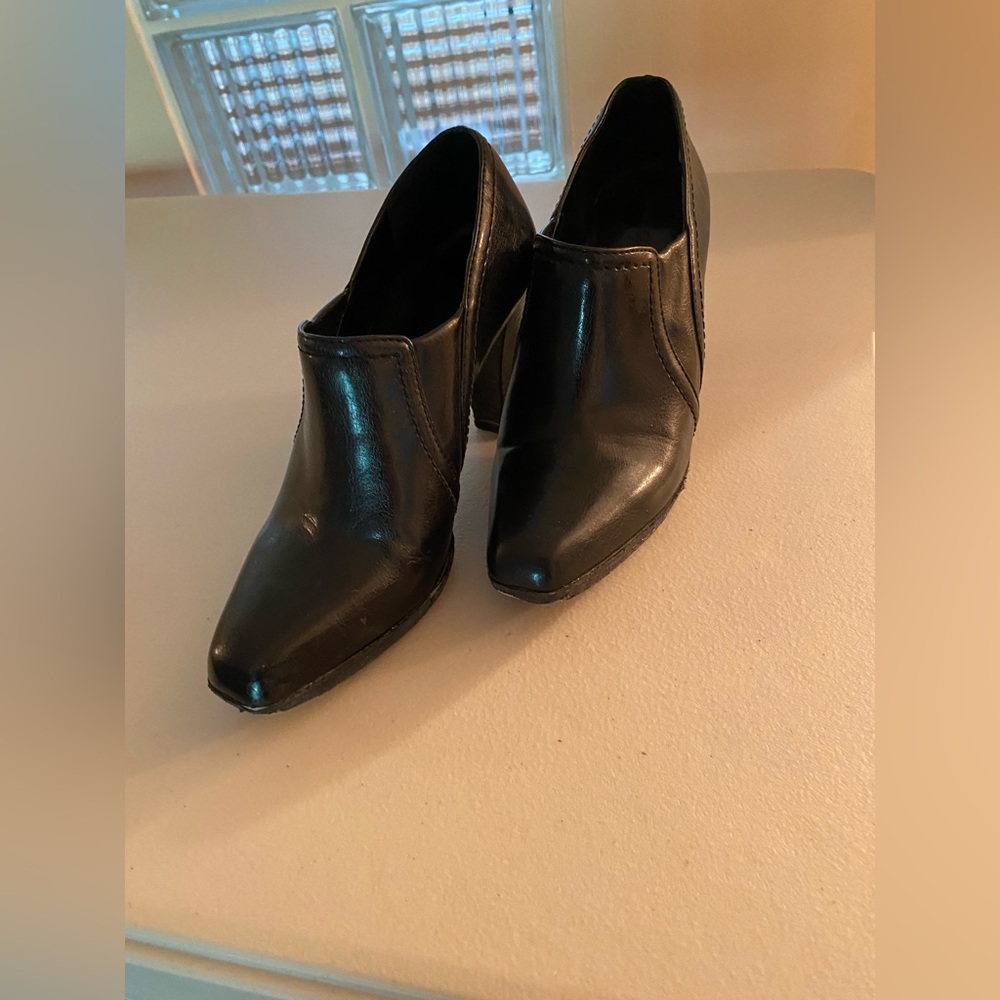 Franco Sarto black shoes size 6